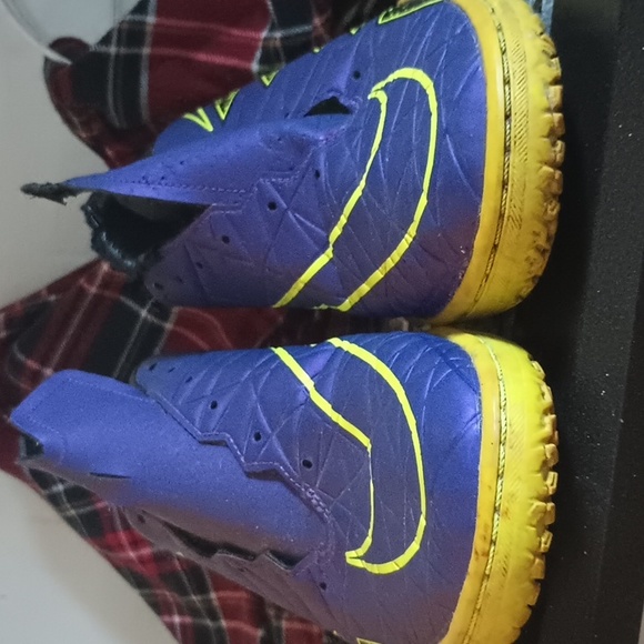 Nike Jr. Hypervenom Phelon II Indoor Soccer Shoe Purple - Picture 5 of 12